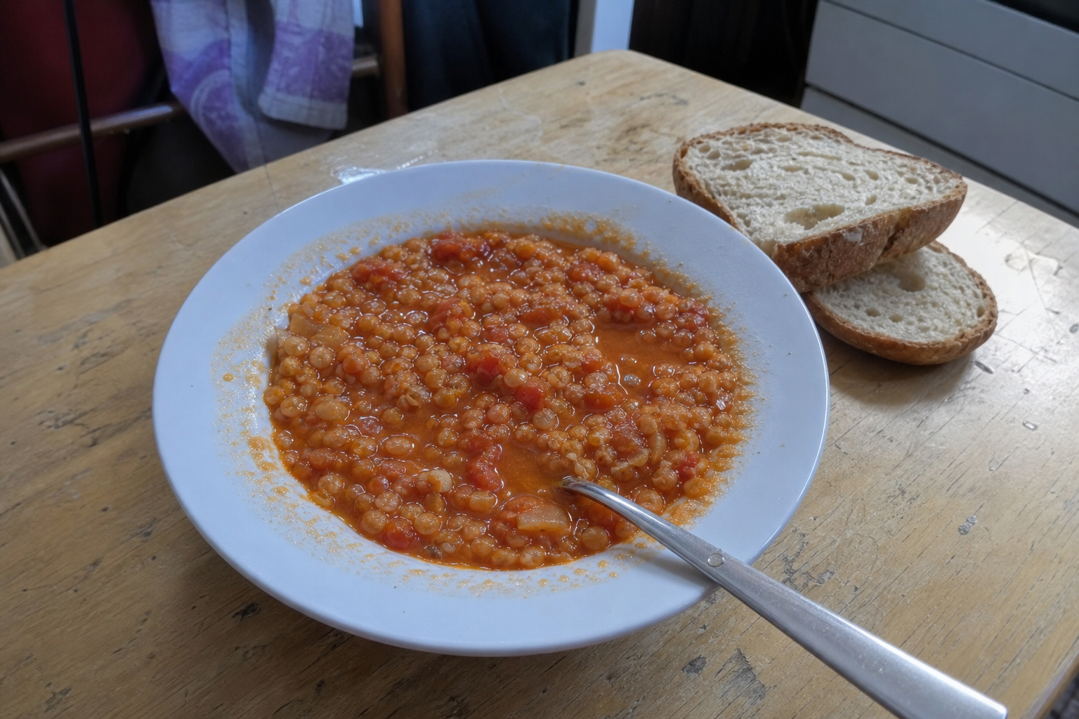 Lentils with Tomato and Bread