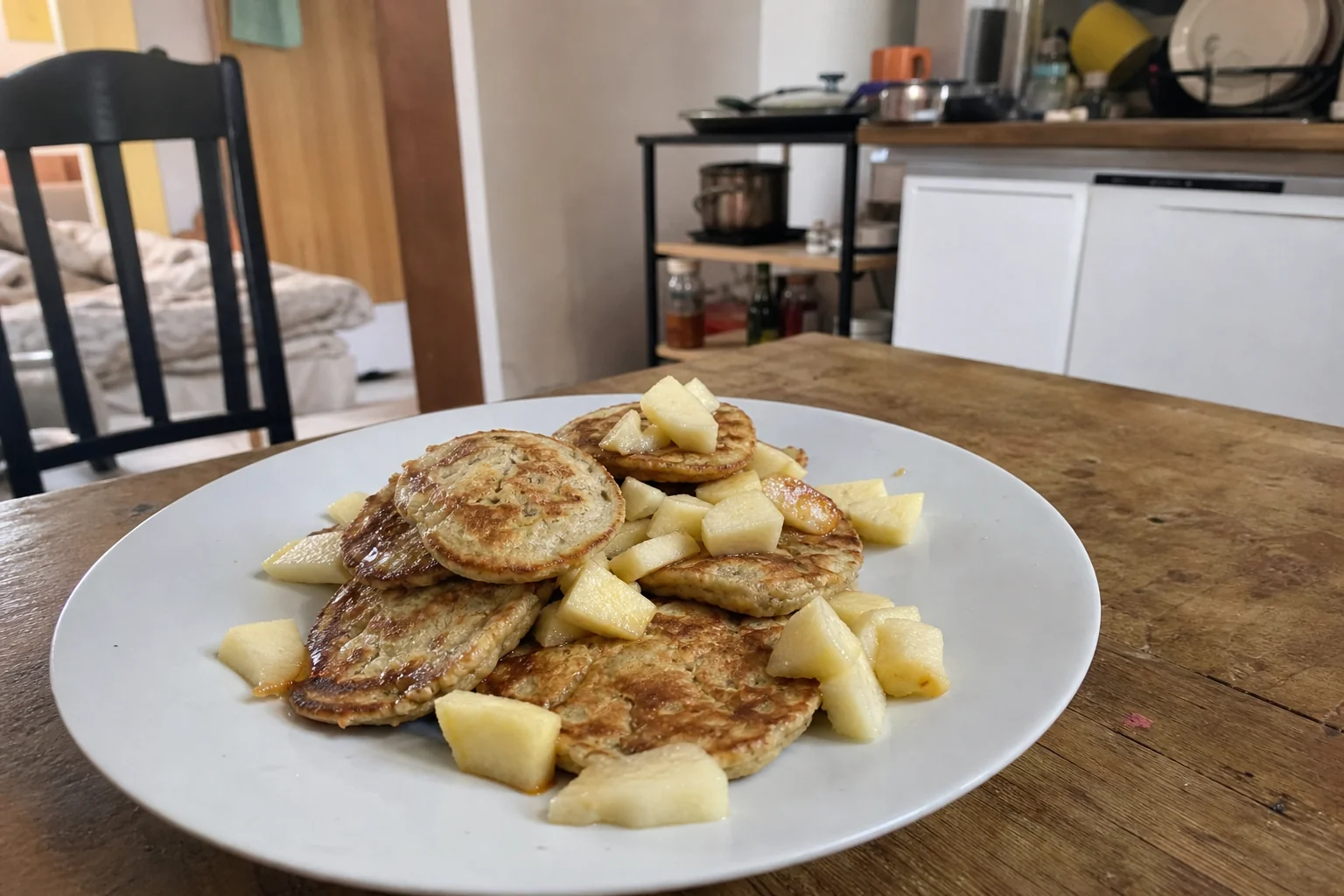 Mini oat pancakes with banana and apple