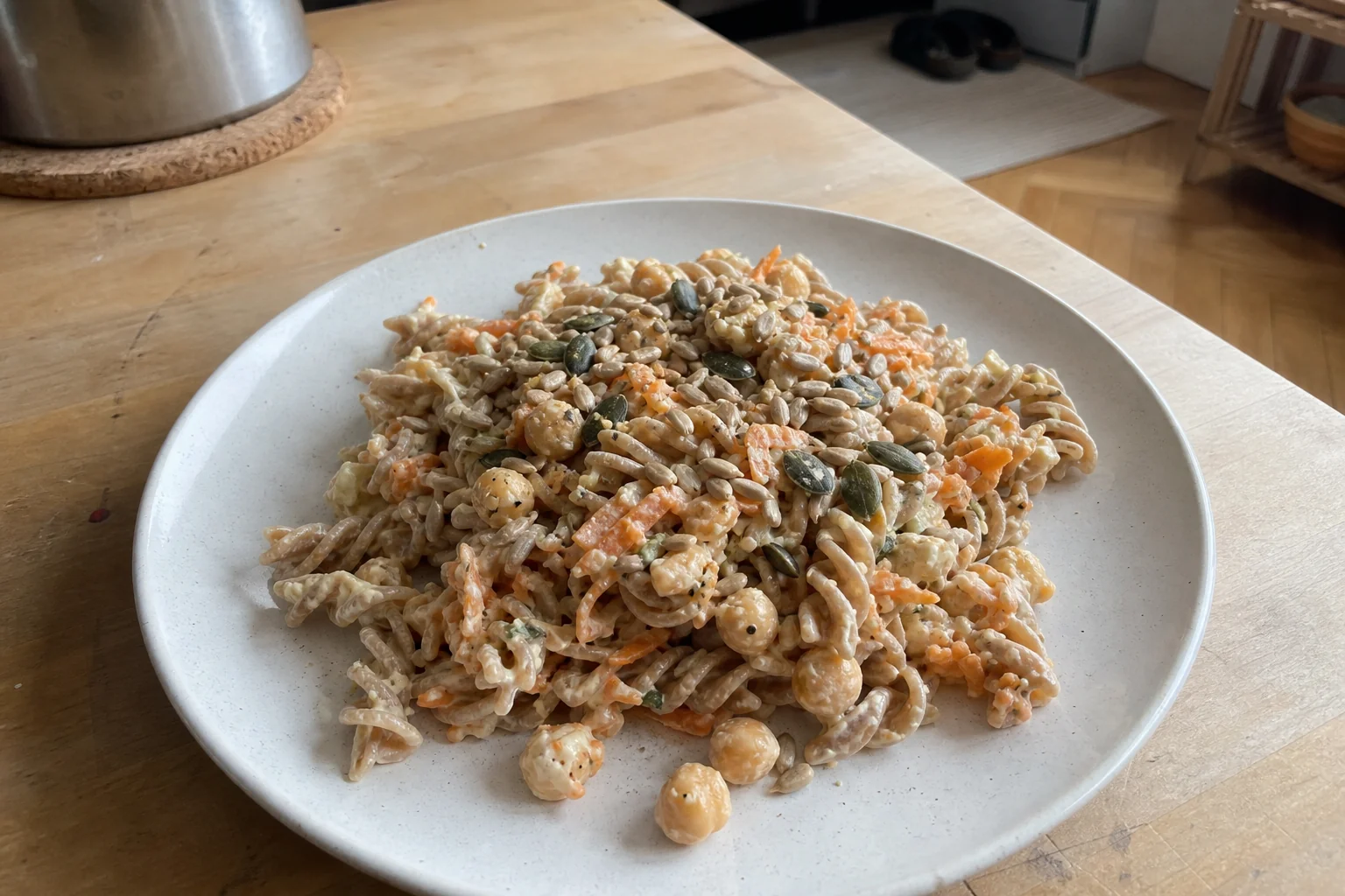 Wholewheat pasta salad with chickpeas and yogurt dressing
